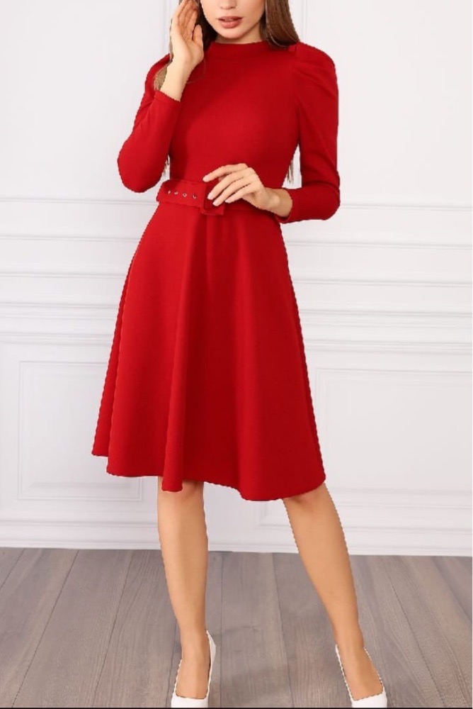 Tres jolie robe rouge 
