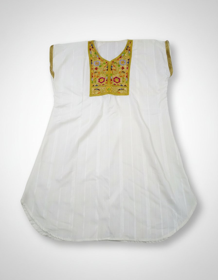 Très belle mini caftan traditionnelle 