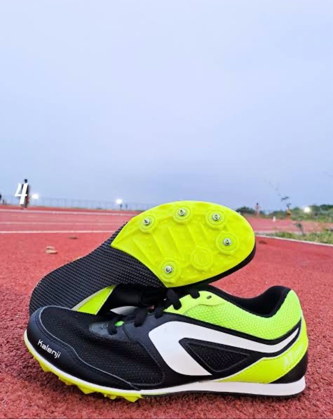 Pointe d'athletisme peu utilisée , kalenji