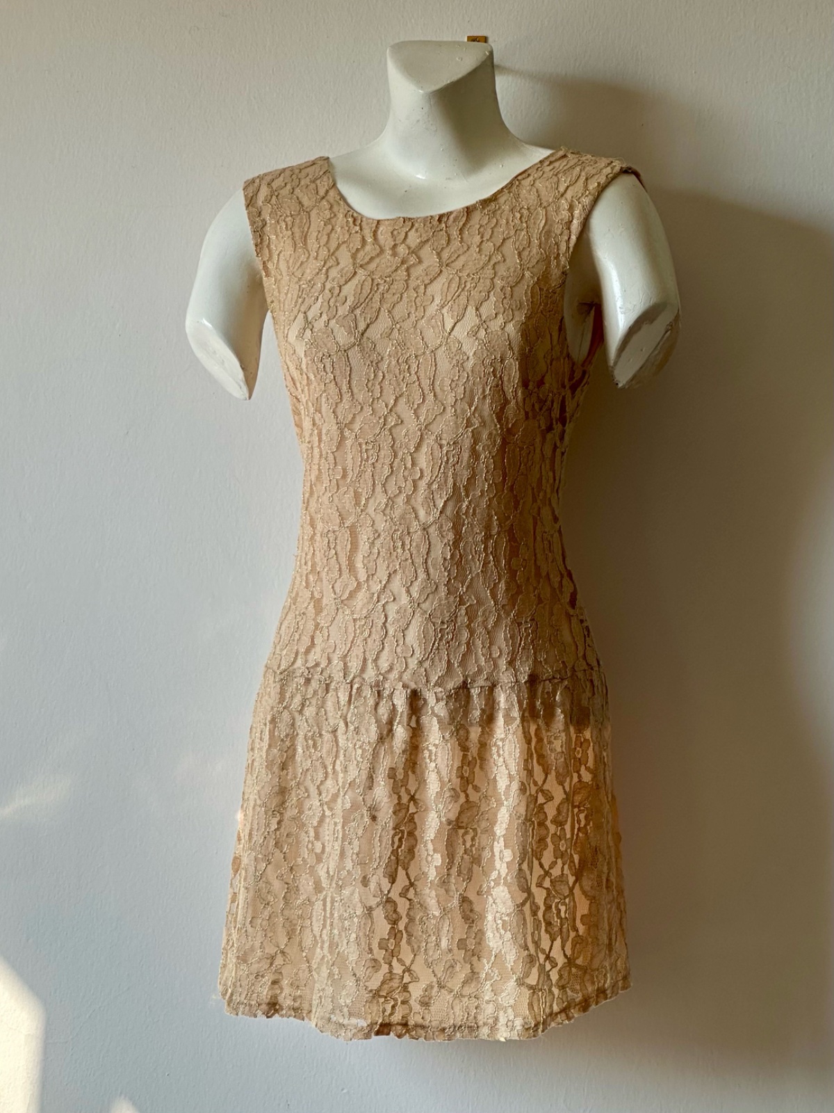 Gold details Lace dress