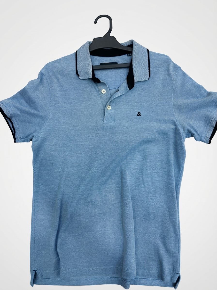 Pull bleu