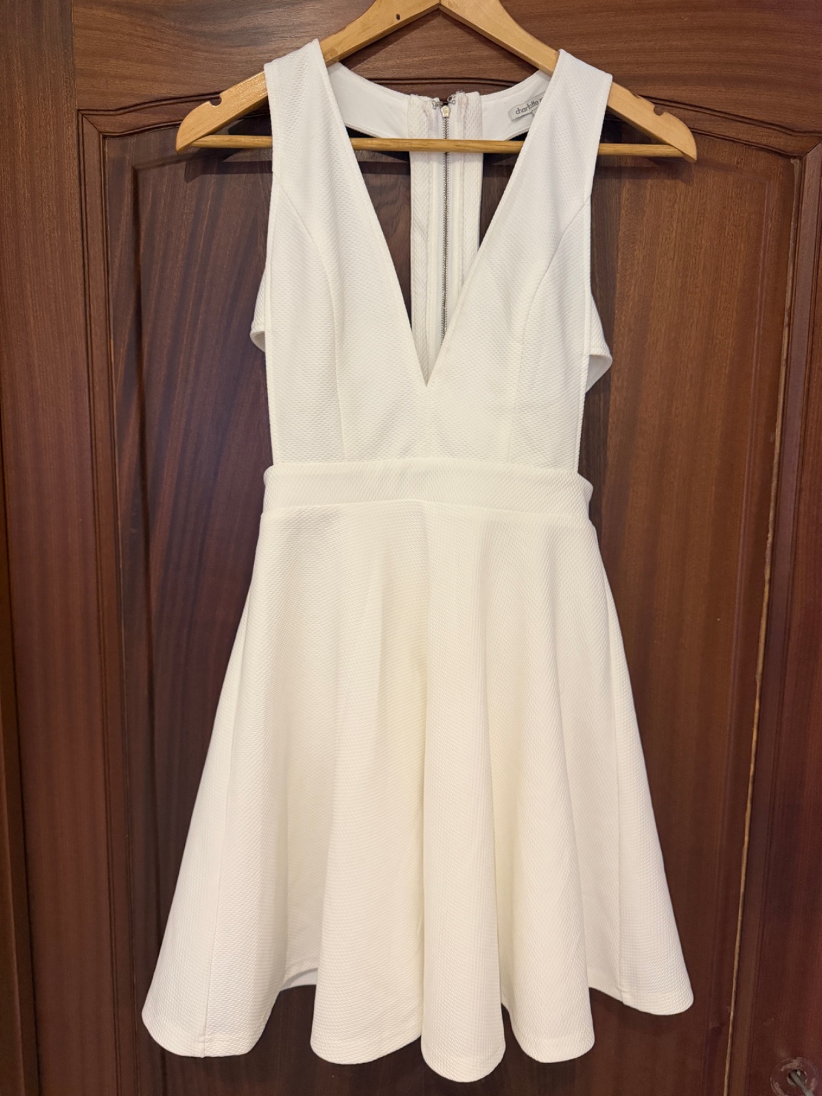 Robe blanche de la marque charlotte russe