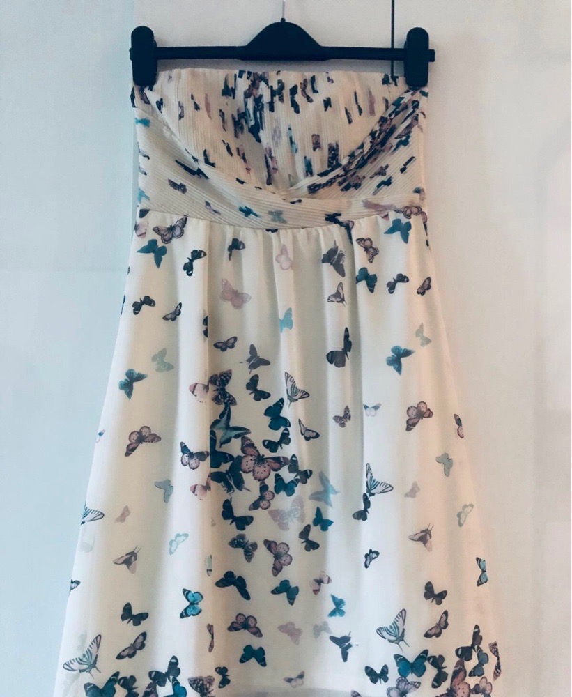 Robe longue avec papillon