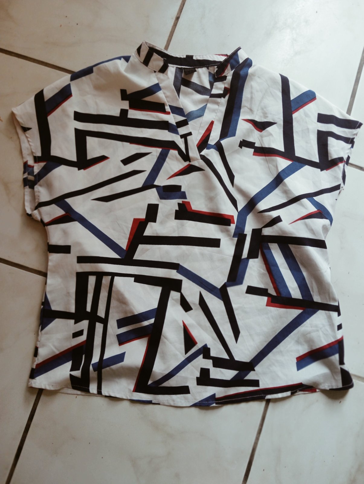T-shirt marque shein et sandales à bas prix 