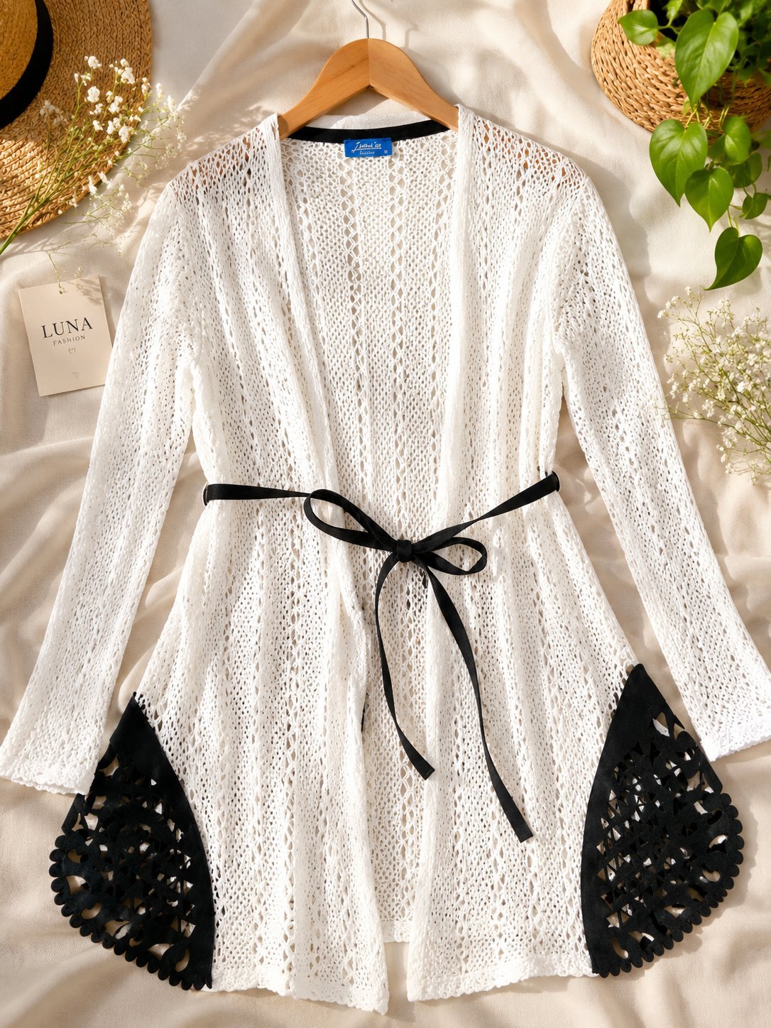 ✨ Gilet Crochet Blanc Élégance Noir