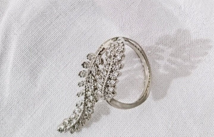 Bague "Feuille Éclat Argentée"*