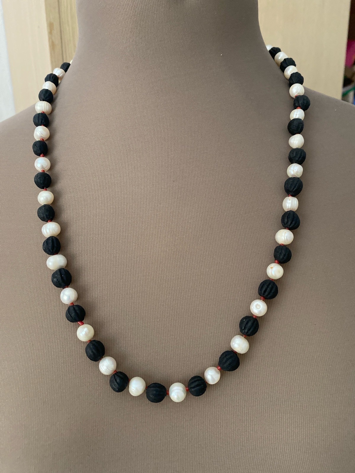 Colier en perle de culture +anber + morjene fait main tt es naturelle avec une attach en argent