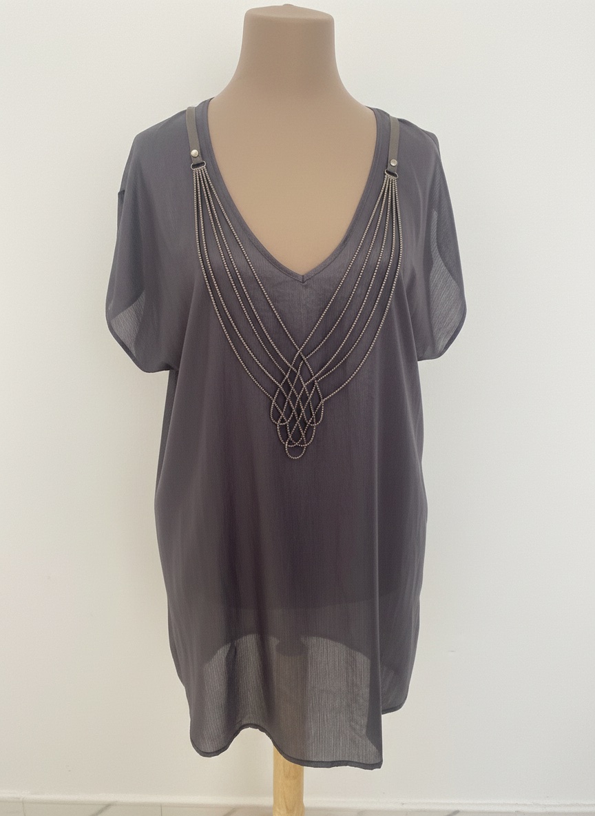 Robe en polyester jolie couleur gris aegenté avec colier taille S tlabess M