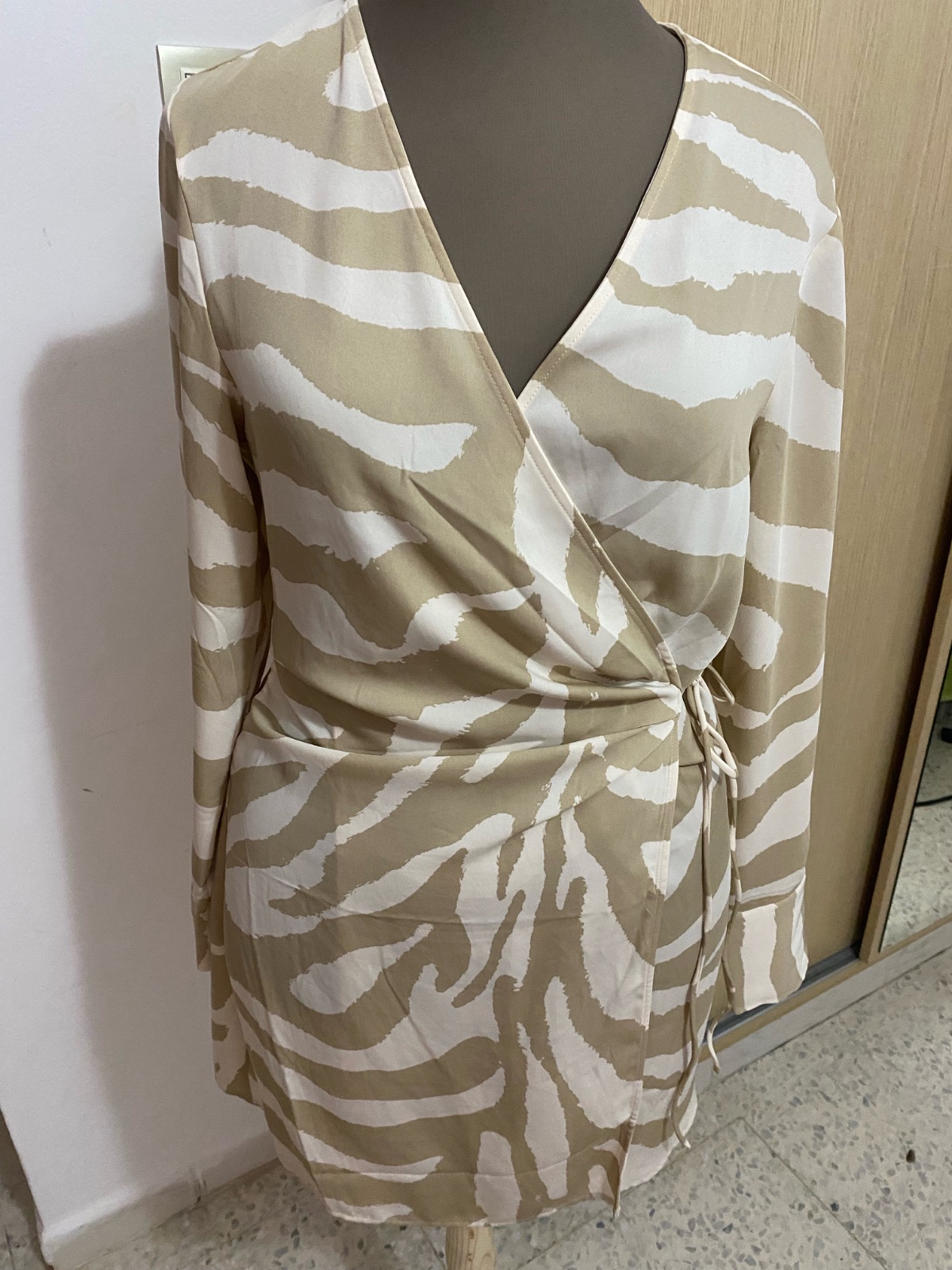 Chemise Zebré beige yessr hlowa malboussa 