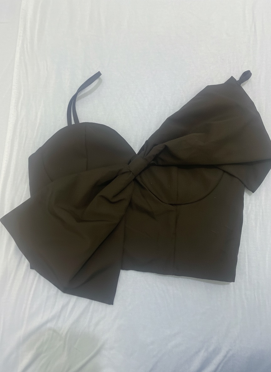 Top bretelle avec grand nœud marque STUGAZ
