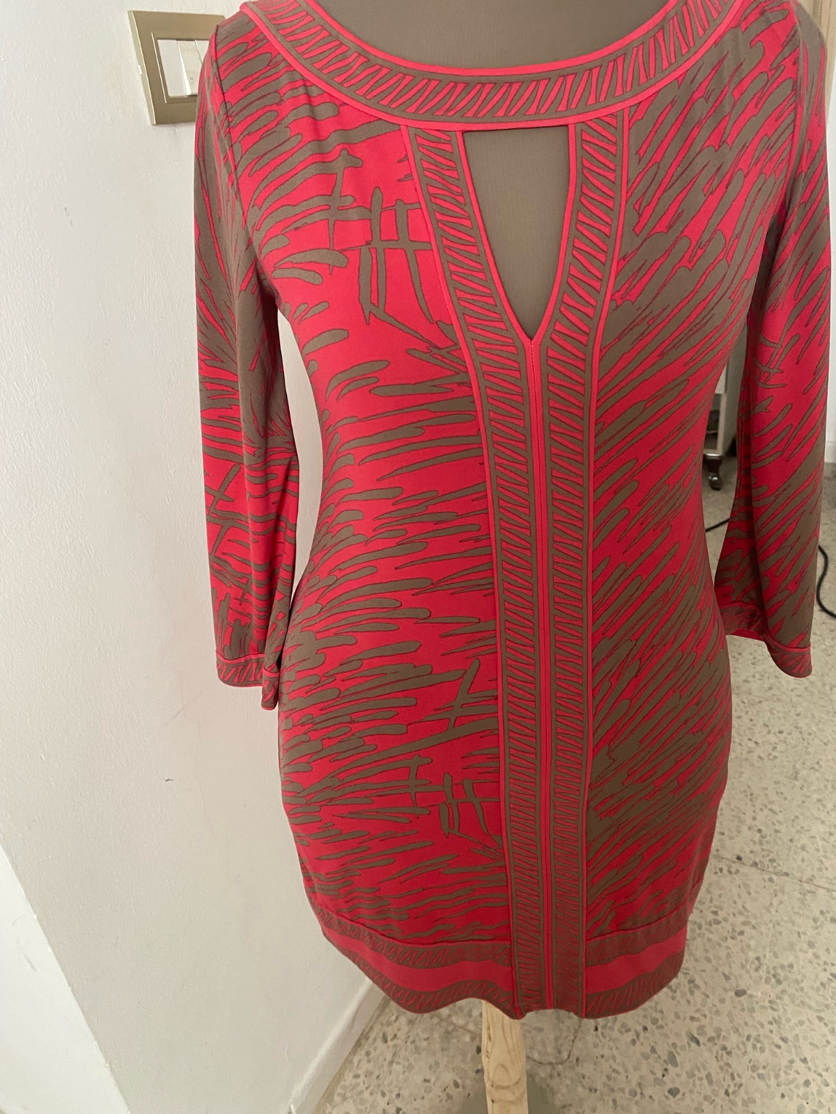 Robe courte BCBG moulante rabbe3i 