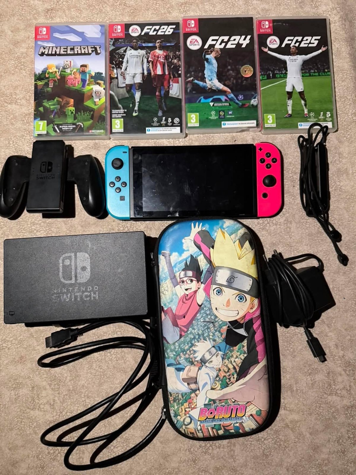 A vendre Nintendo switch standard d'origine en très bon état 