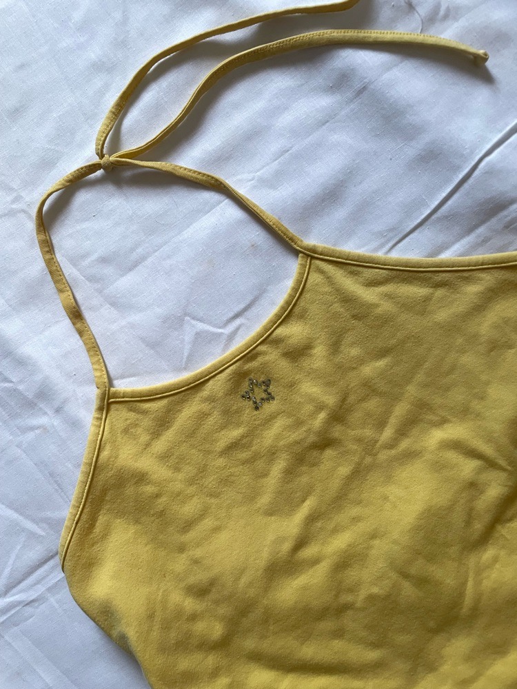 Top jaune