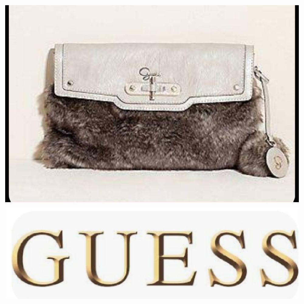 Pochette GUESS authentique faux forrure beige
