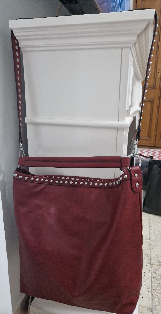 grand sac à main /bandoulière bordeaux 