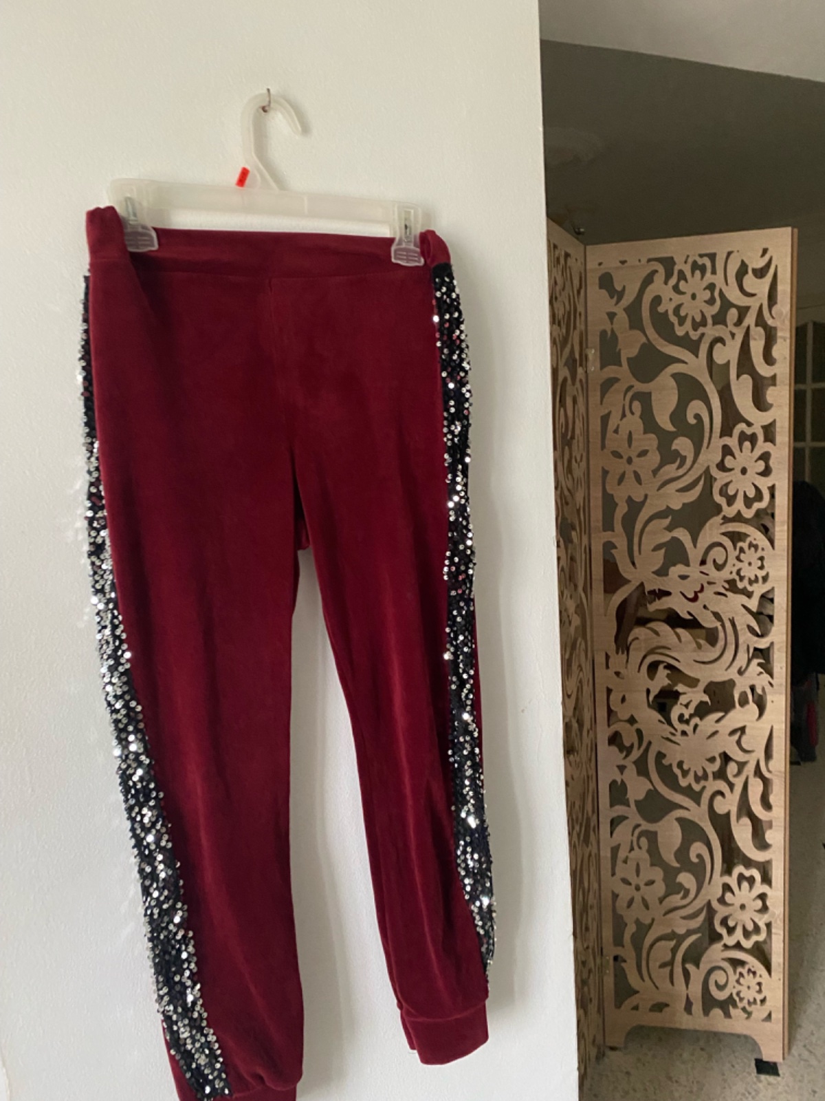 Deux pantalons jogging velour et lycra