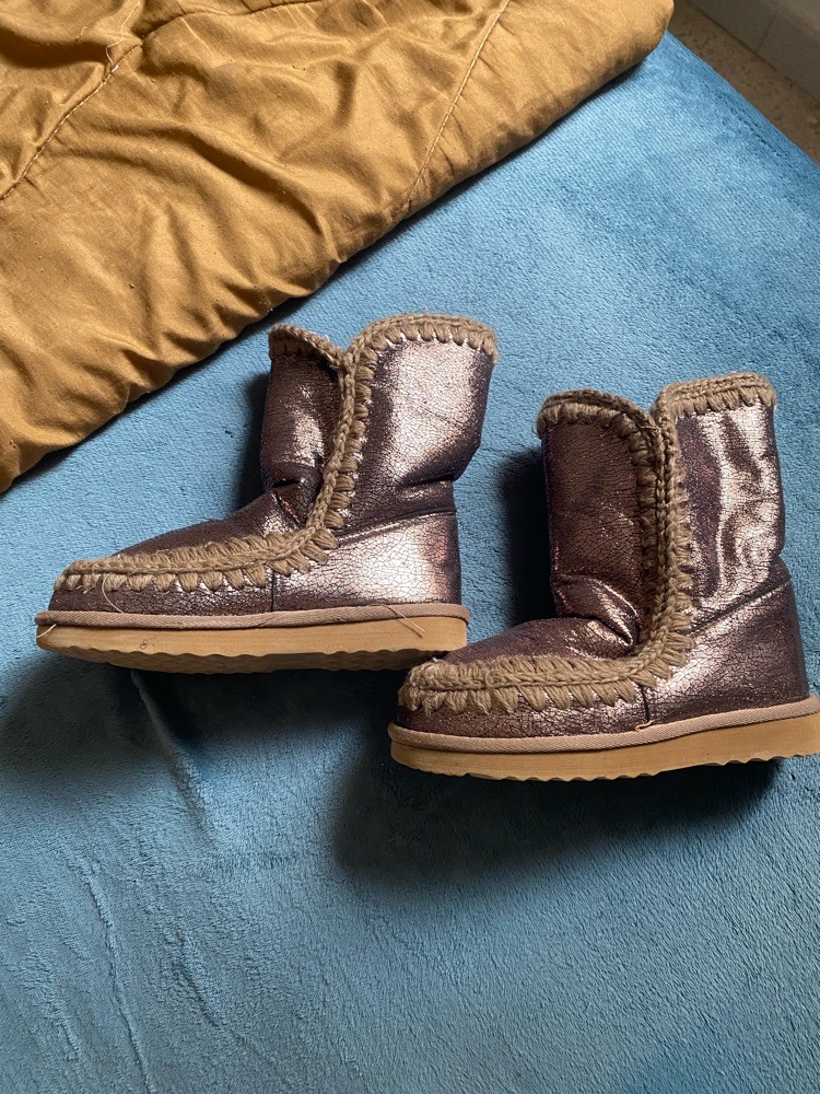 Bottines style UGG tres chic