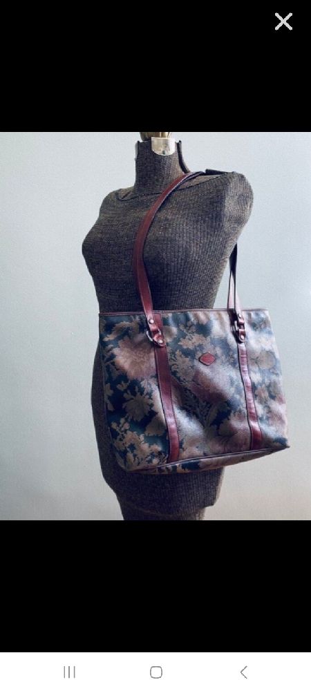 Santi floral printed coated leather tote de la marque isanti  💐