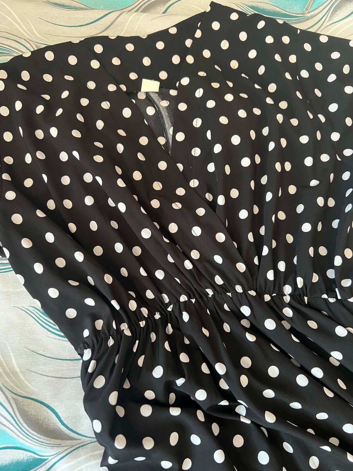 Robe longue noir a point blanc