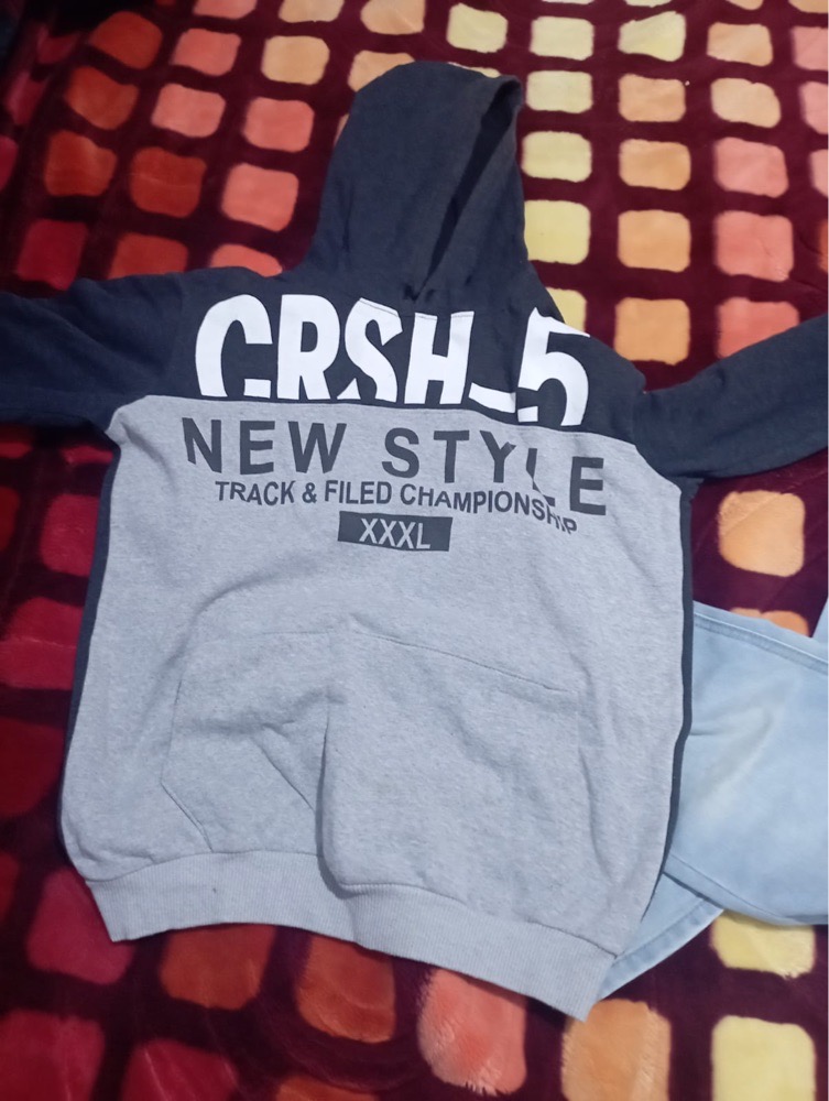Capuche gris