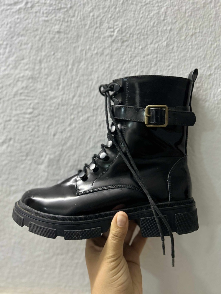 Poots noir