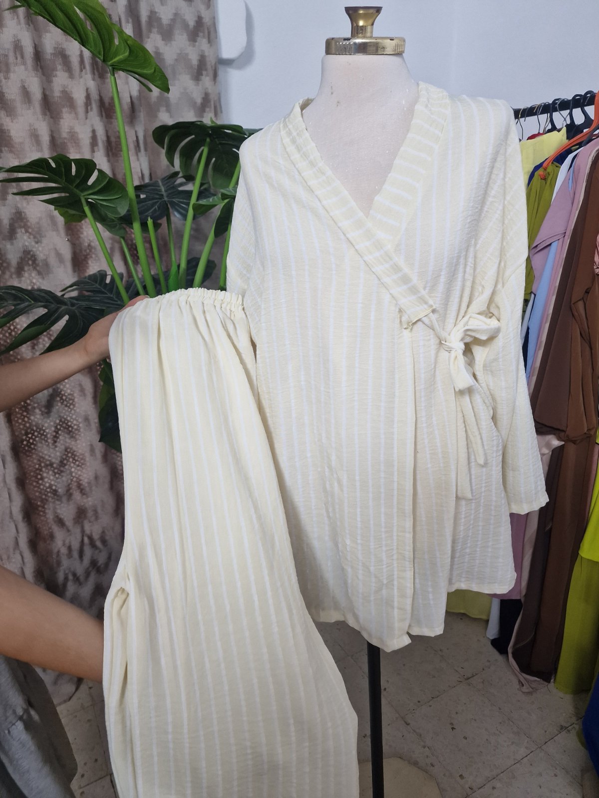 Tenue jaune kamraya