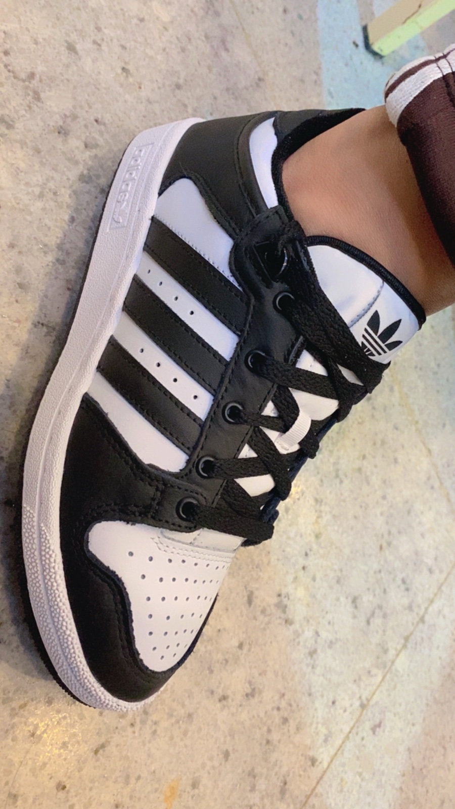 Basket noir et blanc