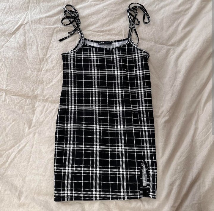 Titre : 🖤 Robe à carreaux noir et blanc – Neuve avec étiquette – Taille S #robe #carreaux #noiretblanc #S #neuf#mode #style #chic #dabchy