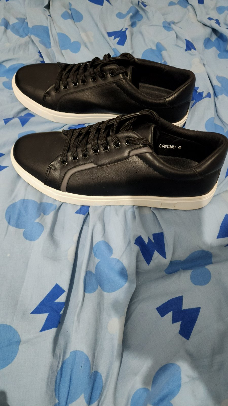  Men's shoes