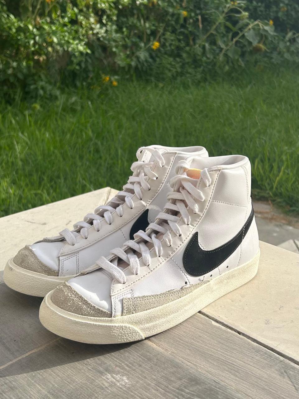 Nike blazer noir et blanc en condition parfaite.  