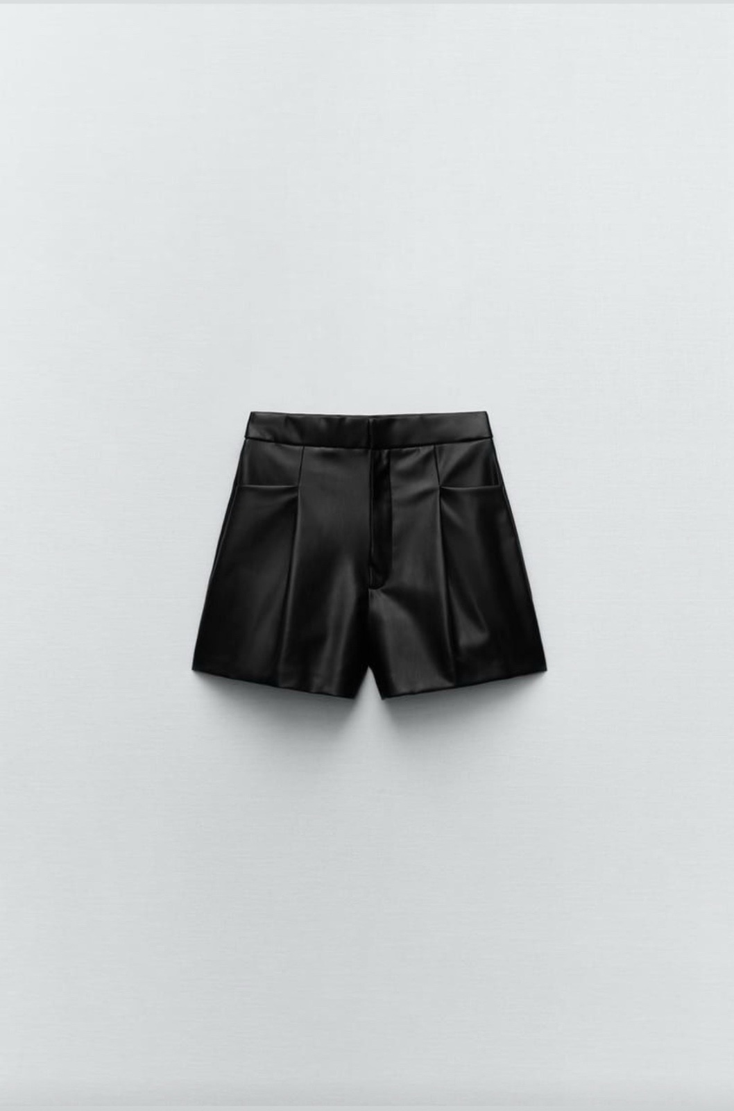 Short cuir noir