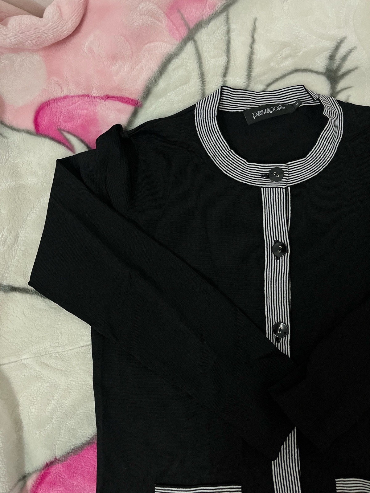 Cardigan neuf jamais porte