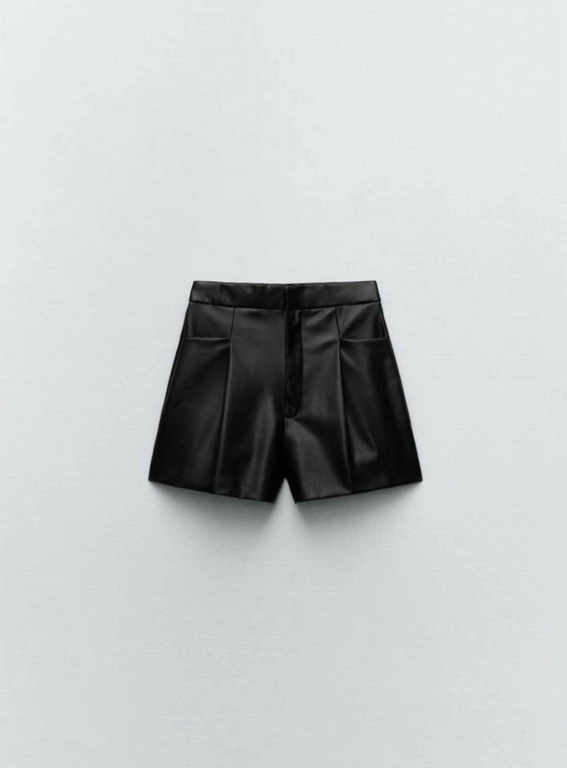 Short cuir 