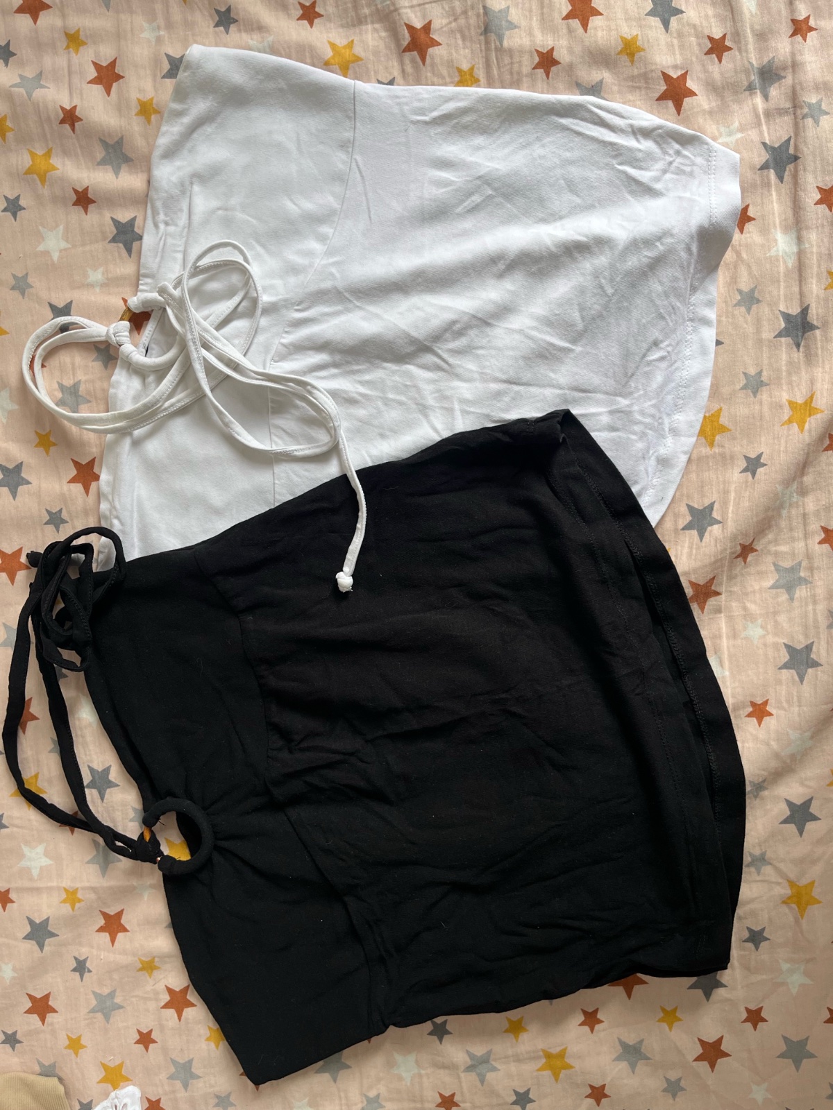 Lot de tops basic noir et blanc