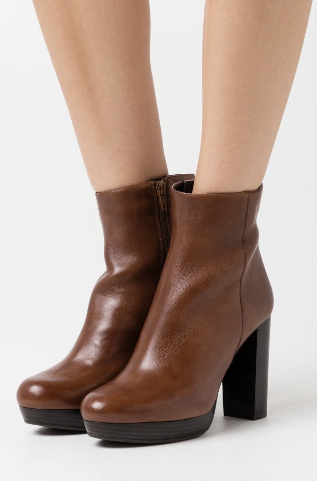 Bottes véritable cuir caramel pointure 40 
