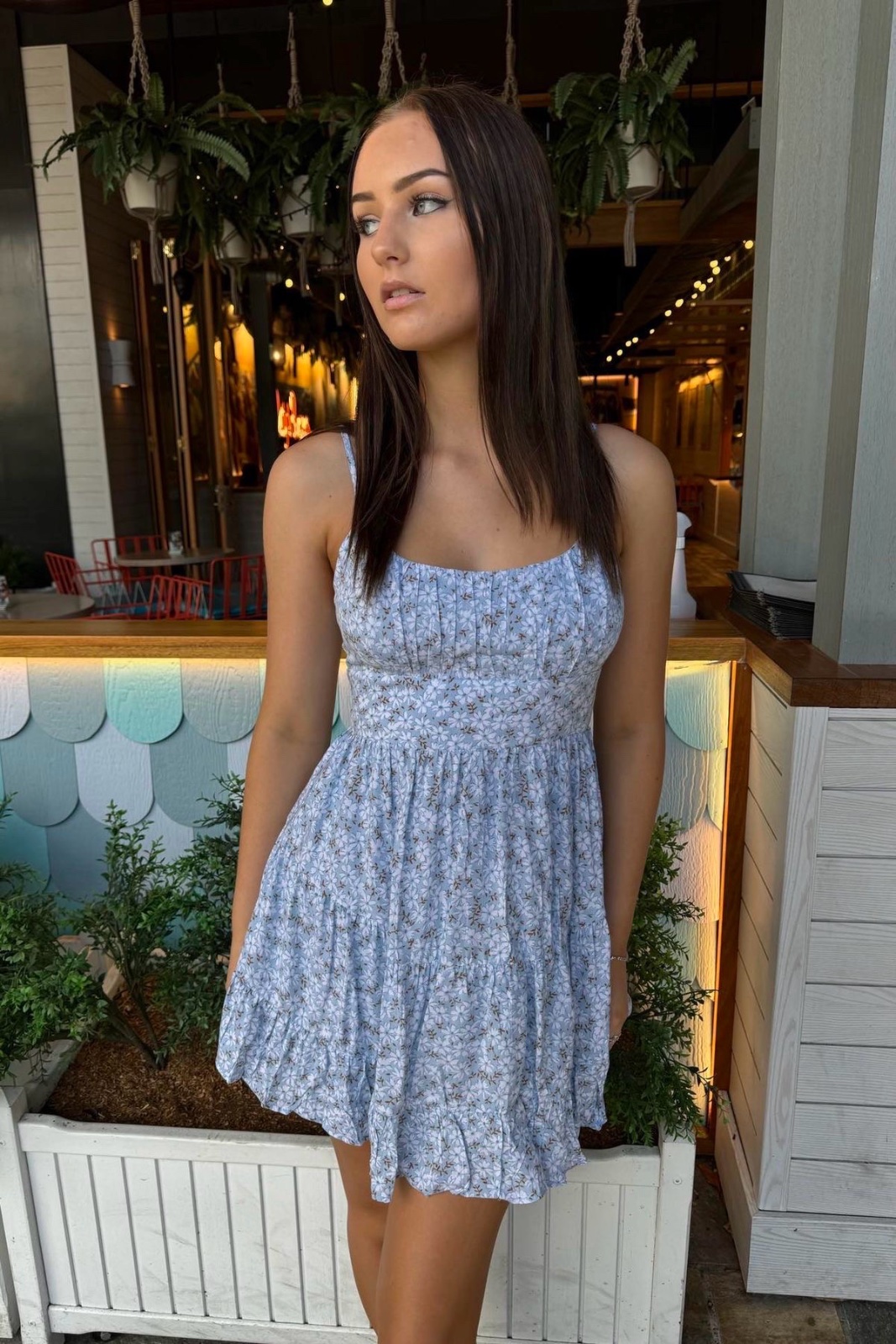 Robe bleu ciel fleurie