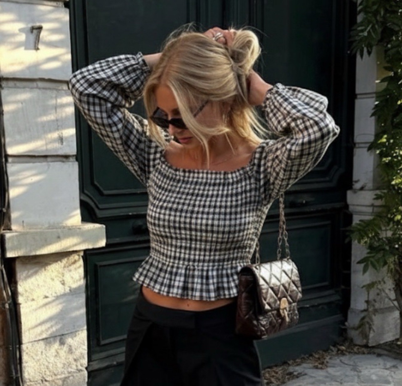 Pull off shoulder 