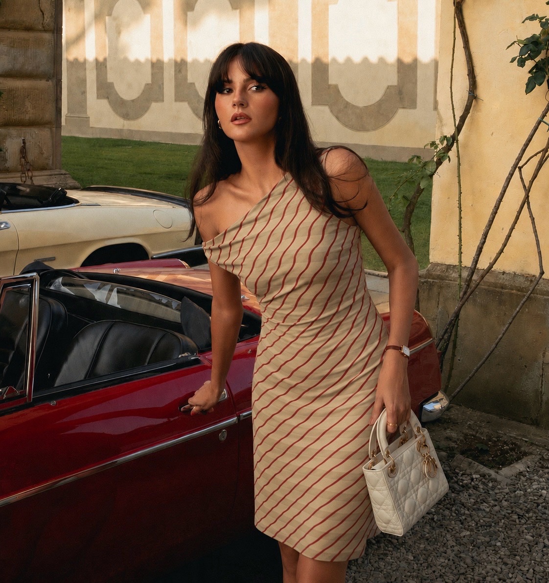 Robe beige et rouge 