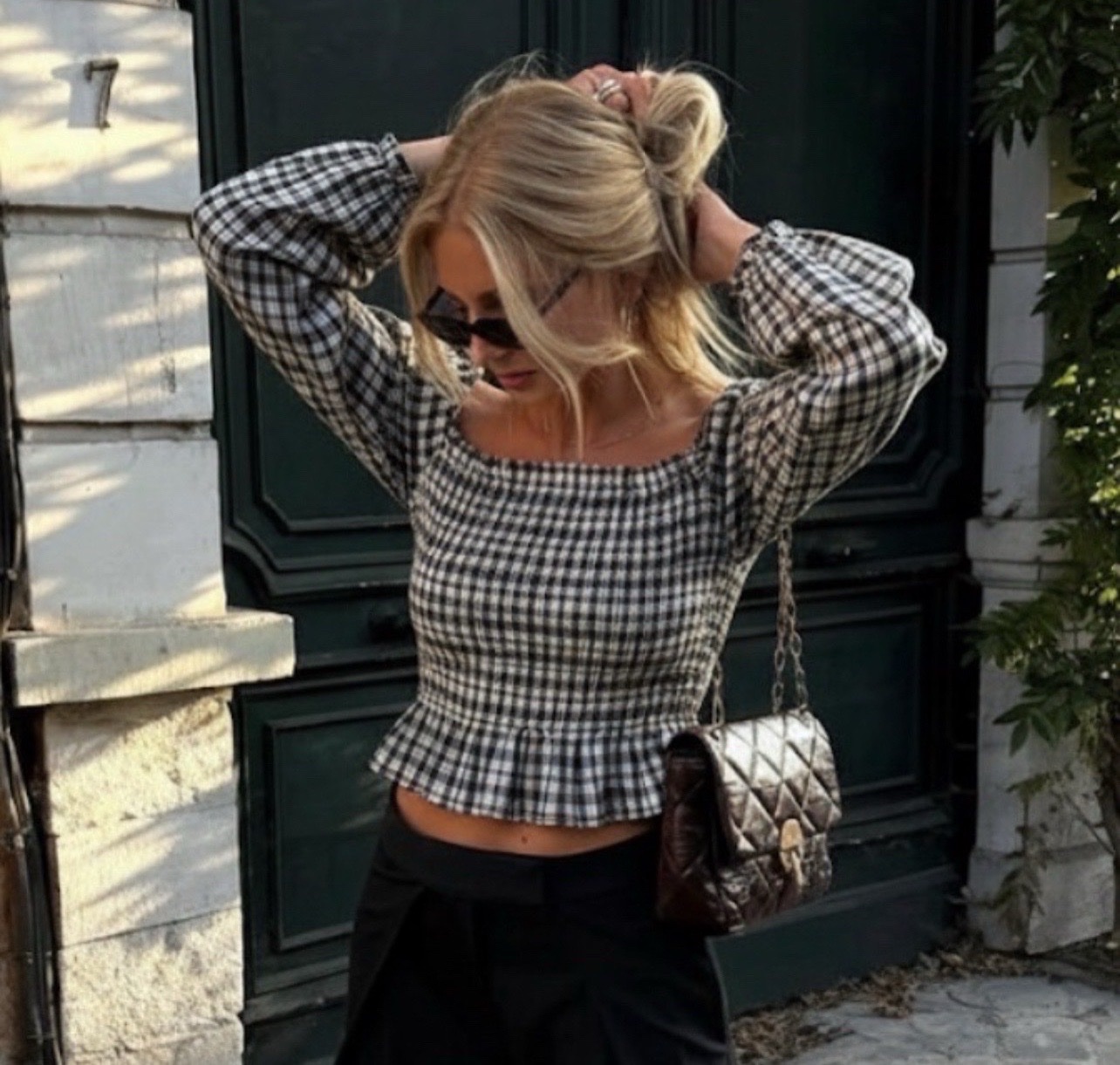 Pull off shoulder 