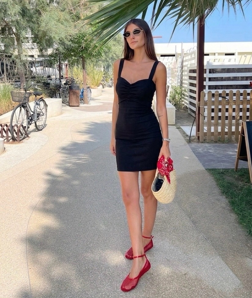 Robe noir dos croisé