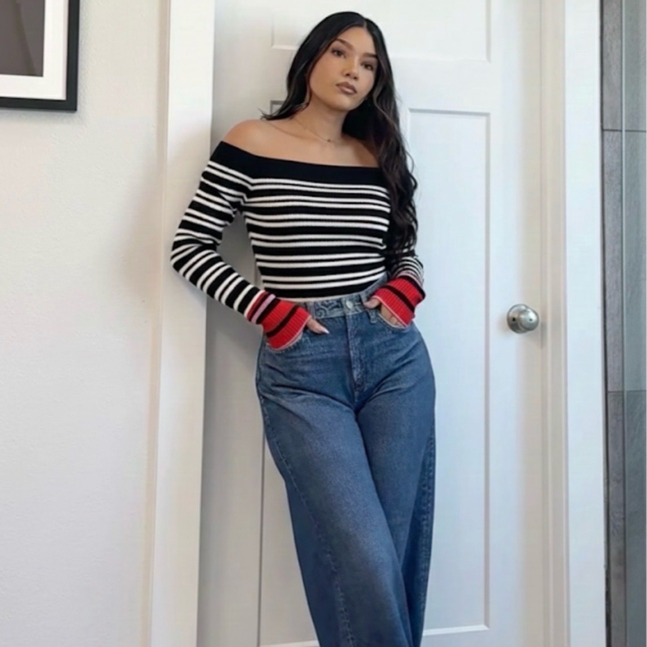Pull off shoulder rayé