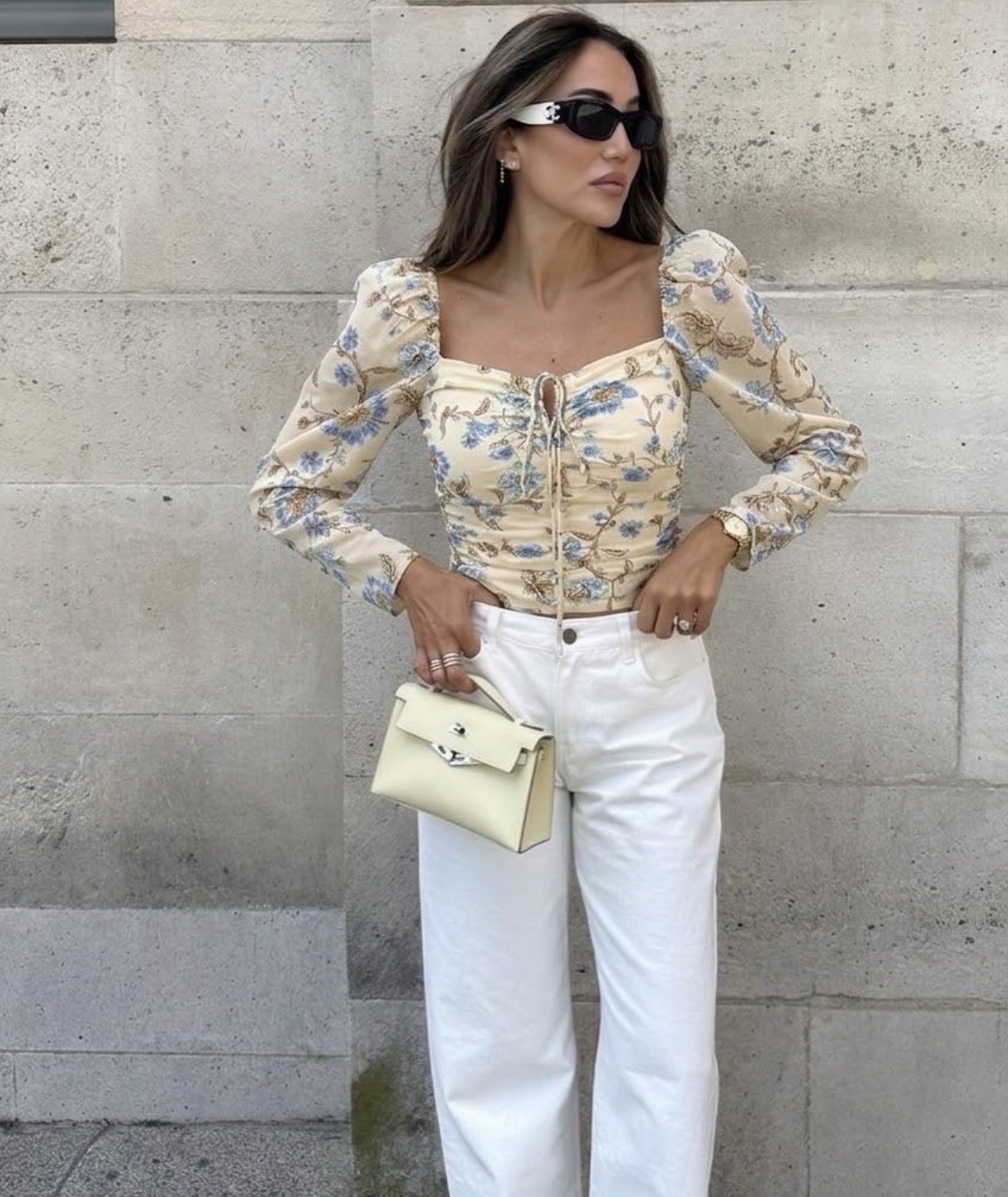 Blouse beige fleurie