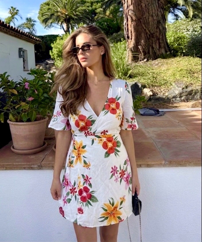 Robe blanc fleurie