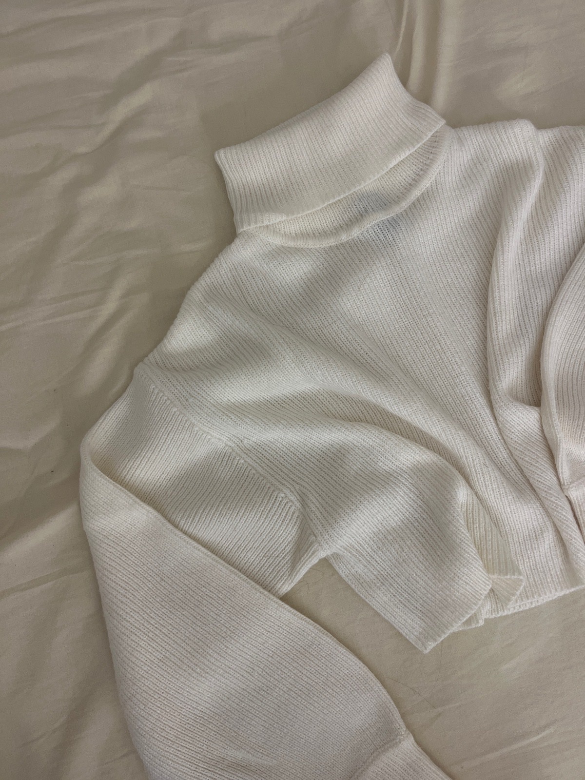 Pull crop blanc avec col h&m