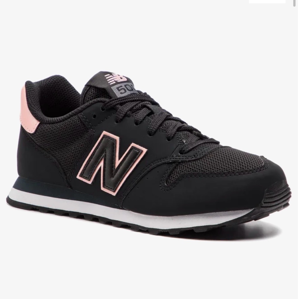 New balance en noire et rose