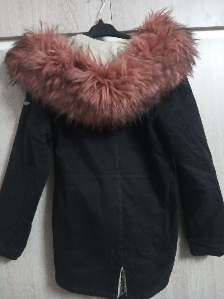 Manteau noir fourrure 🖤🩷