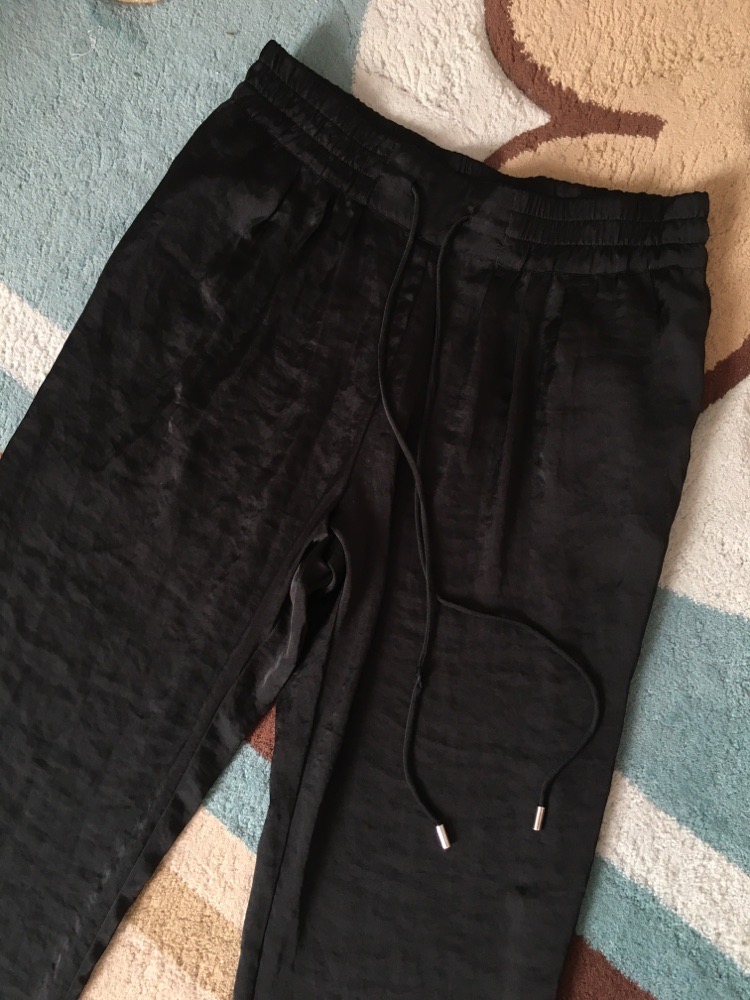pantalon satin noir 