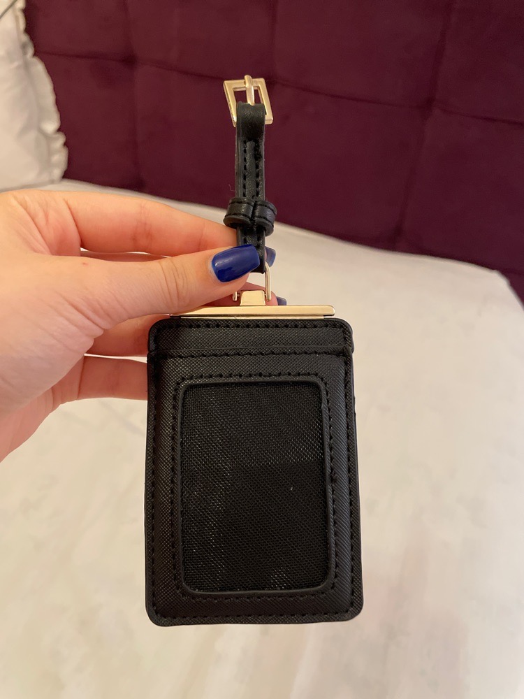Card holder de la marque CAPRISA 😍