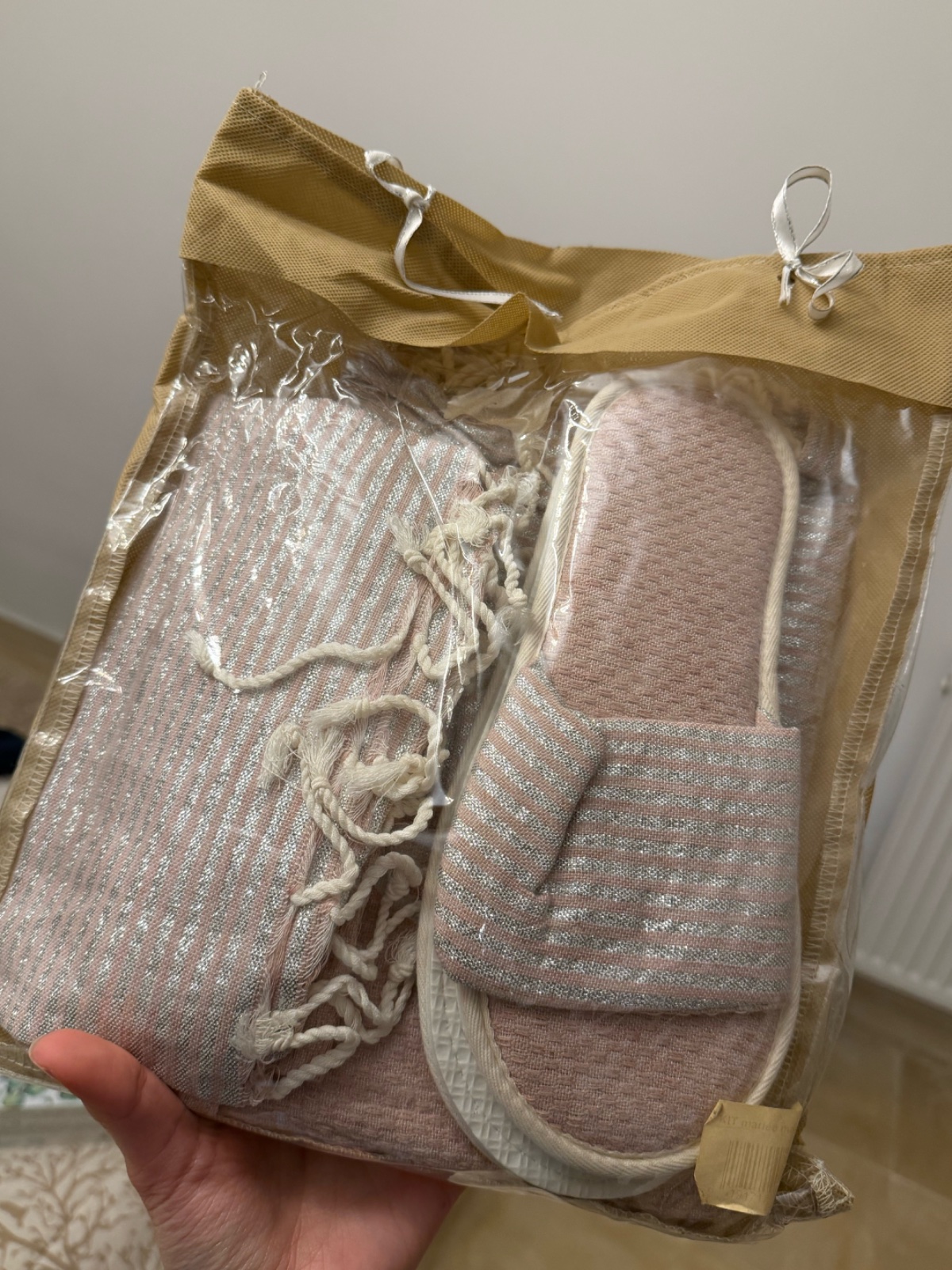 Coffret cadeau linge de bain et pantoufles 💕