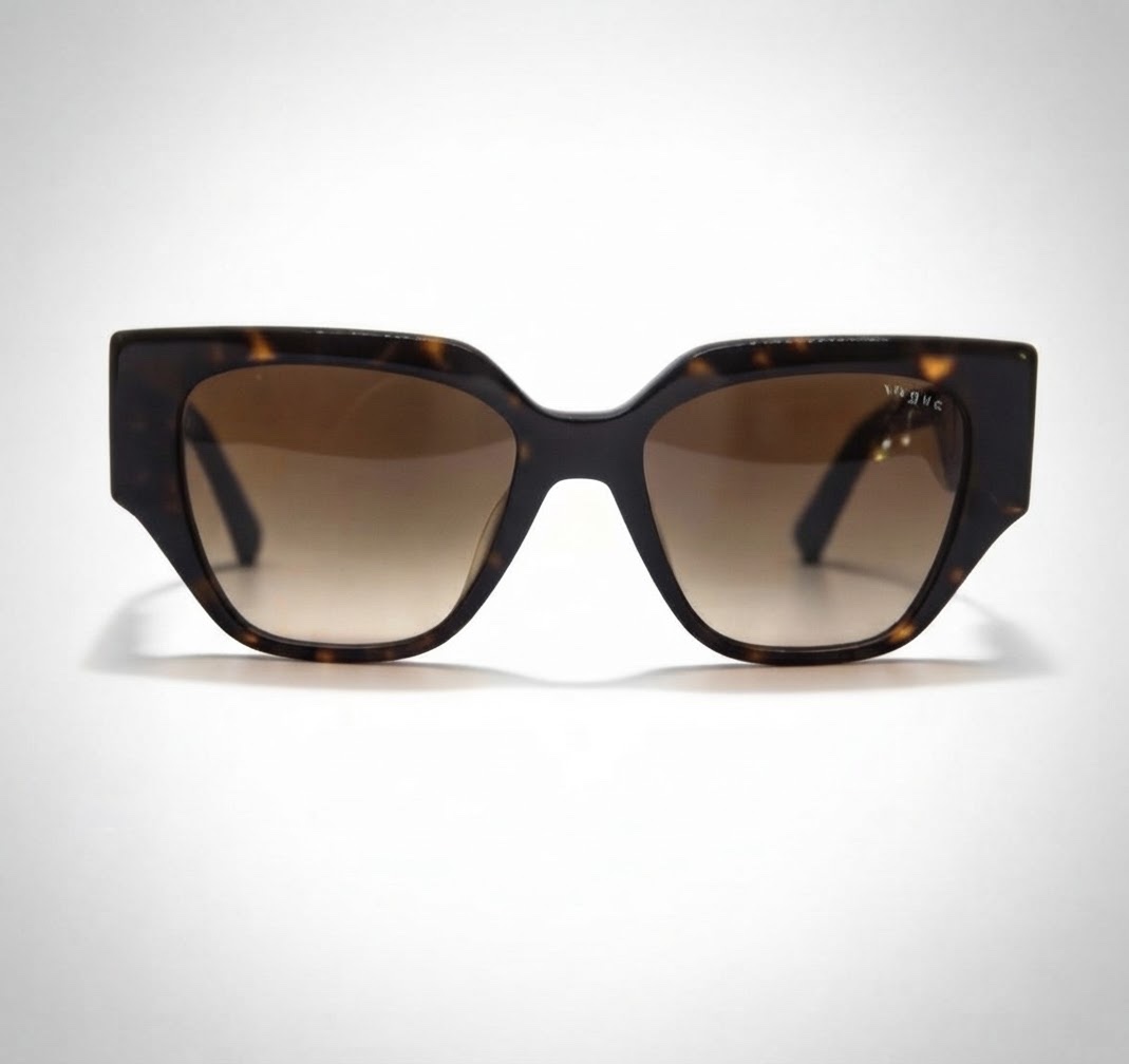 Lunette vogue glamour en bon état